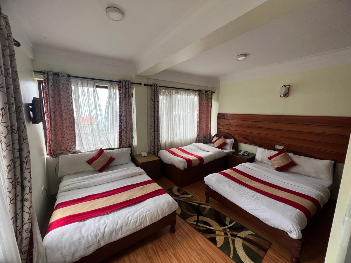 Mount Everest Hotel & Resort Нагаркот Экстерьер фото